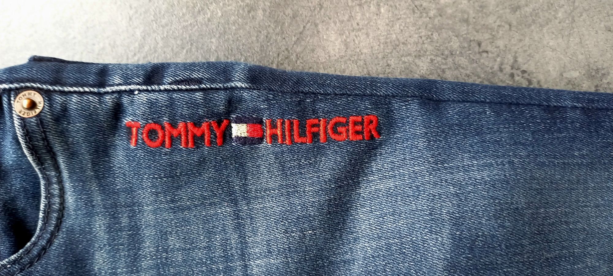 Tommy Hilfiger, chłopięce spodnie jeansowe, roz.86cm