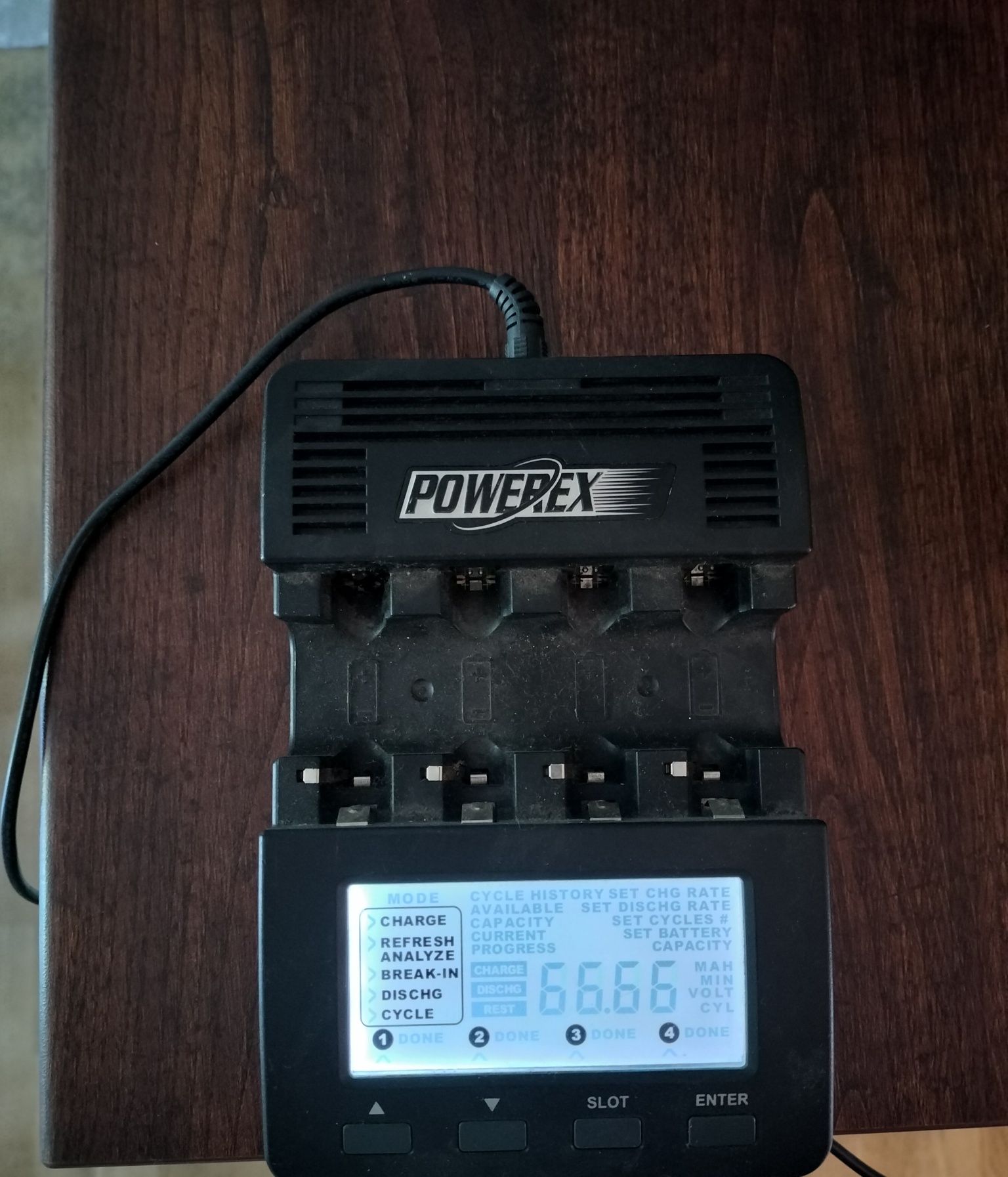 Powerex Maha ładowarka do akumulatorów i baterii