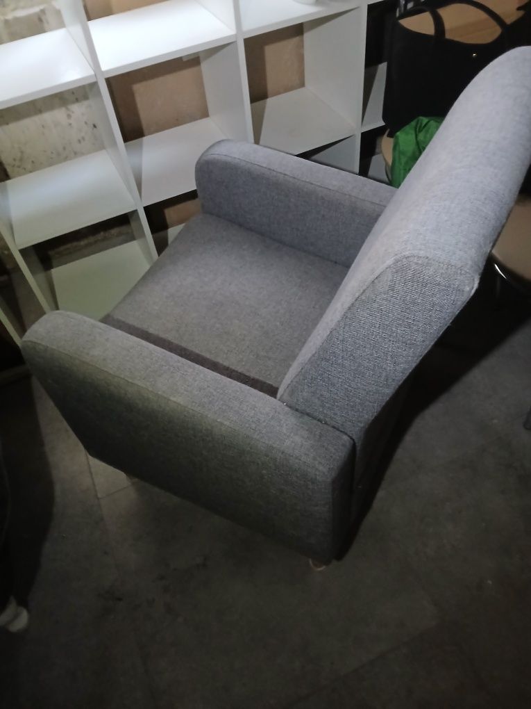 Szary klasyczny elegancki fotel szary stan bdb model prl