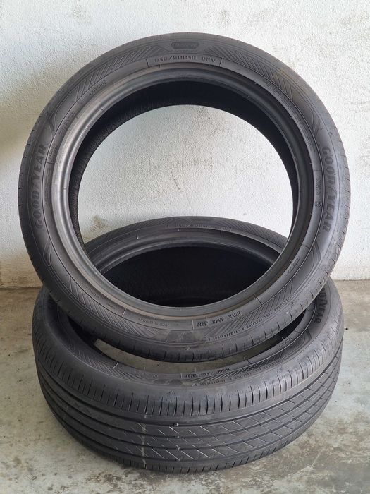 2 Pneus GOODYEAR Semi Novos 215/50/18