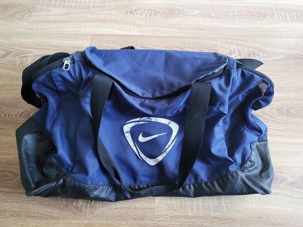 Sportowa nike torba podróżna treningowa