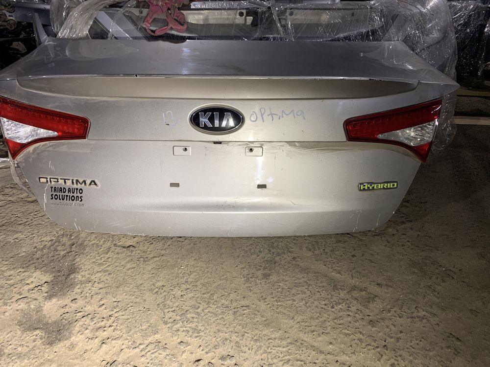 Продам крышку багажника Kia Optima 2011 -2013