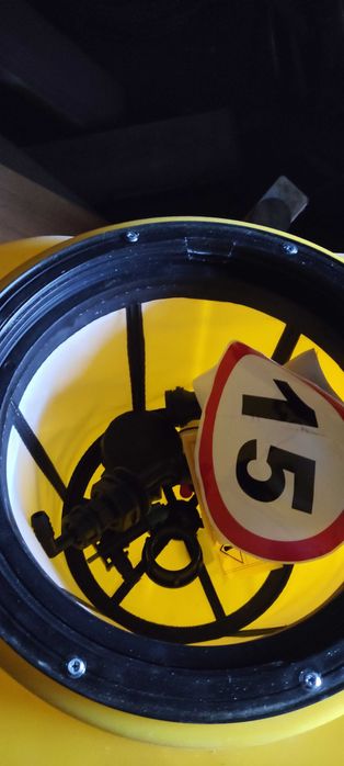 Zbiornik beczka opryskiwacz 400 litrów uzbrojony