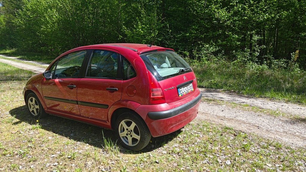 Ekonomiczny i Zadbany Citroen C3 (2004)Niski Przebieg, Pełna Dokumenta