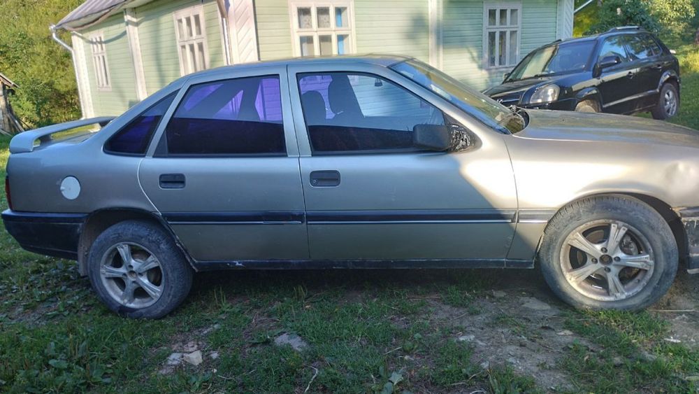 Продам Opel Vectra A 1.8