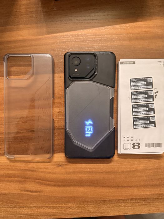 Asus ROG Phone 8 Pro zestaw z coolerem