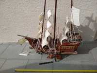 Statek model Santa Maria około 60 cm długości