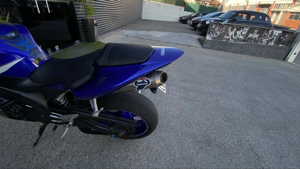Yamaha r1  rn12  2004