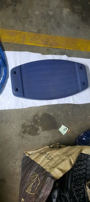 Vendo baloiço novo.