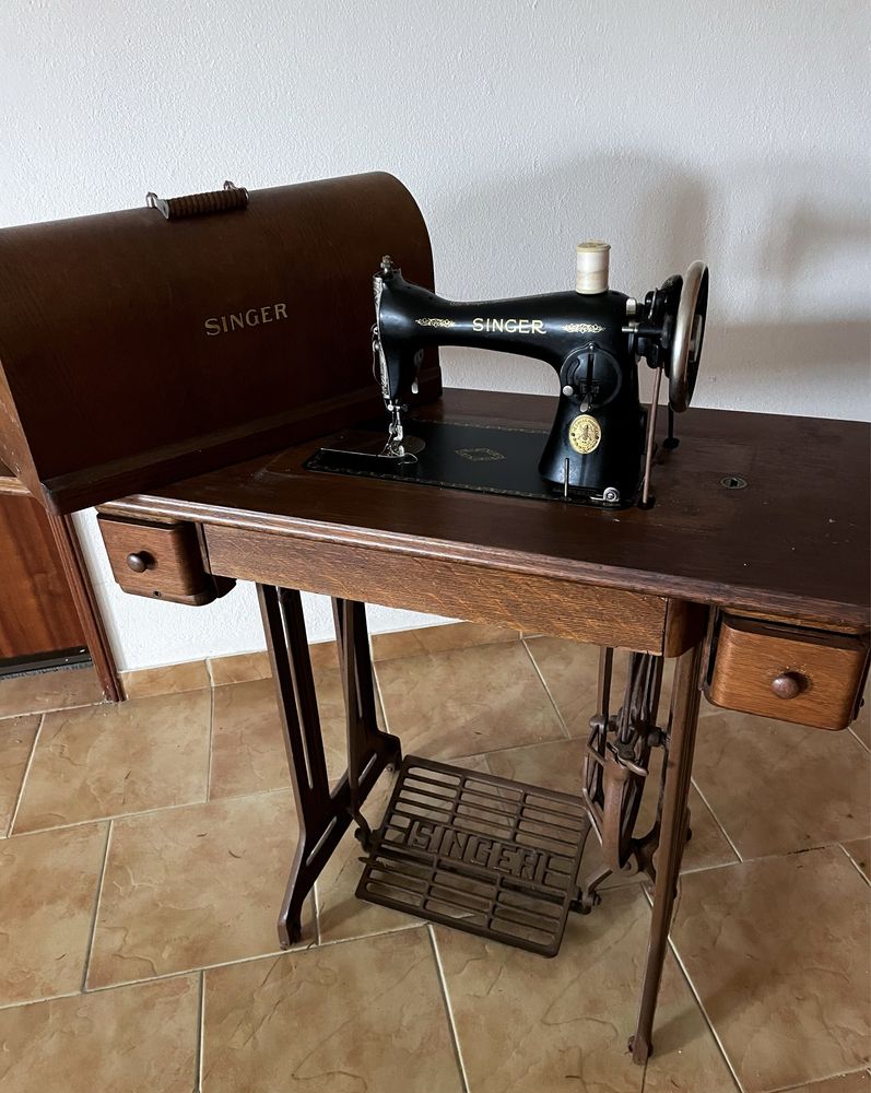Maquina de Costura Singer