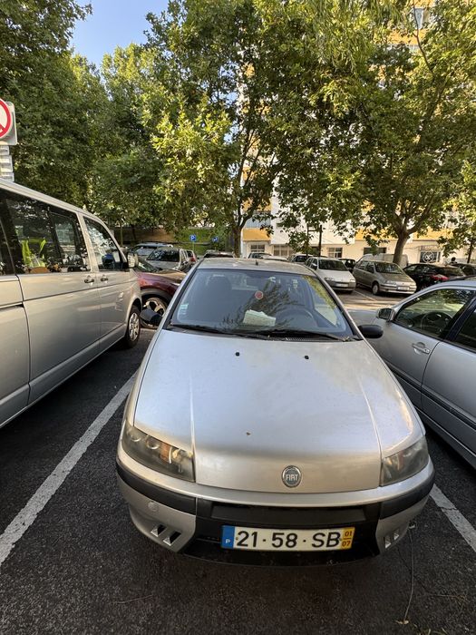 Fiat Punto 1.2 gasolina – precisa de motor – bom para peças