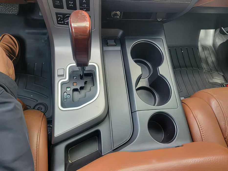 Toyota Sequoia      2014