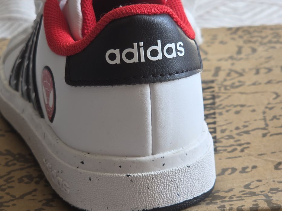 Продам детский кеды Adidas