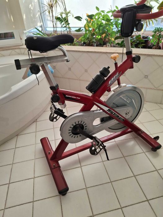 bicicleta estática quase nova