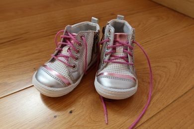 Kornecki buty dziecięce białe dla dziewczynki rozmiar 21
