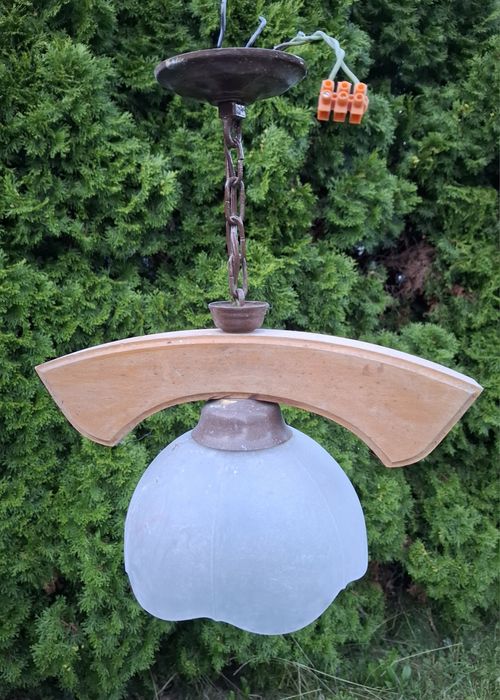 Stara lampa wisząca drewniana drewniana pojedyncza szklany klosz
