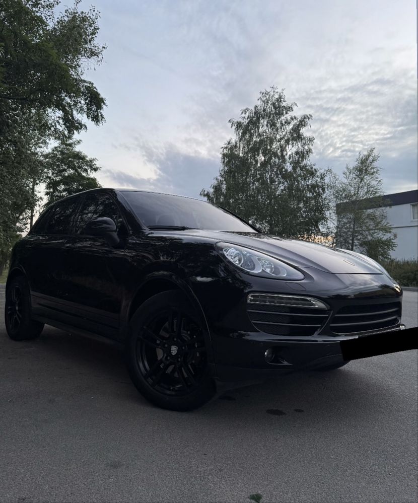 Porsche Cayenne.