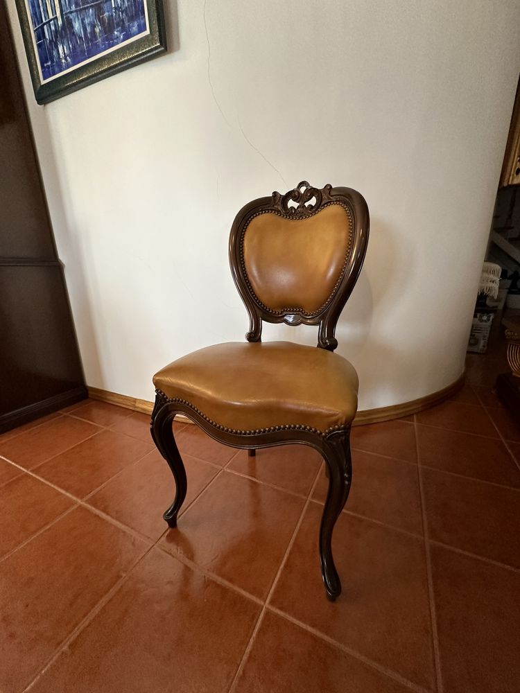 Conjunto Mesa + Cadeiras em Nogueira e Pele