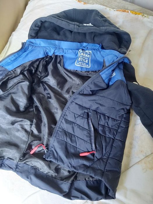 Курточка-жилетка 122р