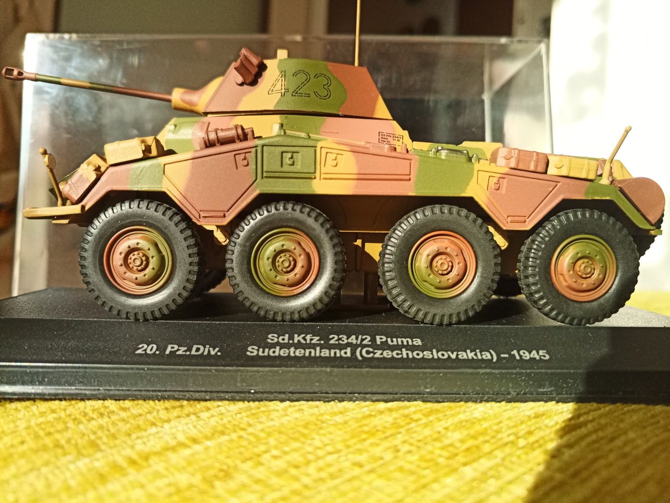 Model Sd.Kfz. 234/2 Puma 20. Pz.Div. 1:43