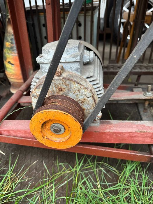 Електромотор Єлектродвигун 2.2\1500