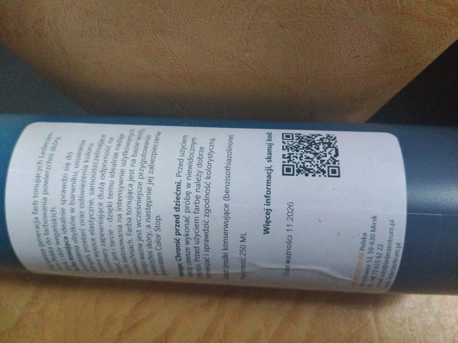 Farba tonująca do renowacji skór marki Lederzentrum  250 ml.