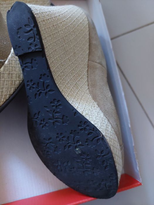 Sapatos beges pele 36