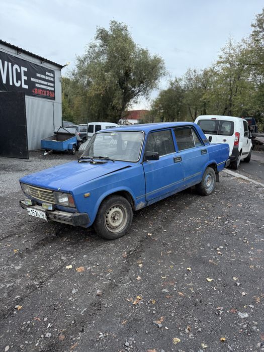 Автомобіль ВАЗ 2107 2105
