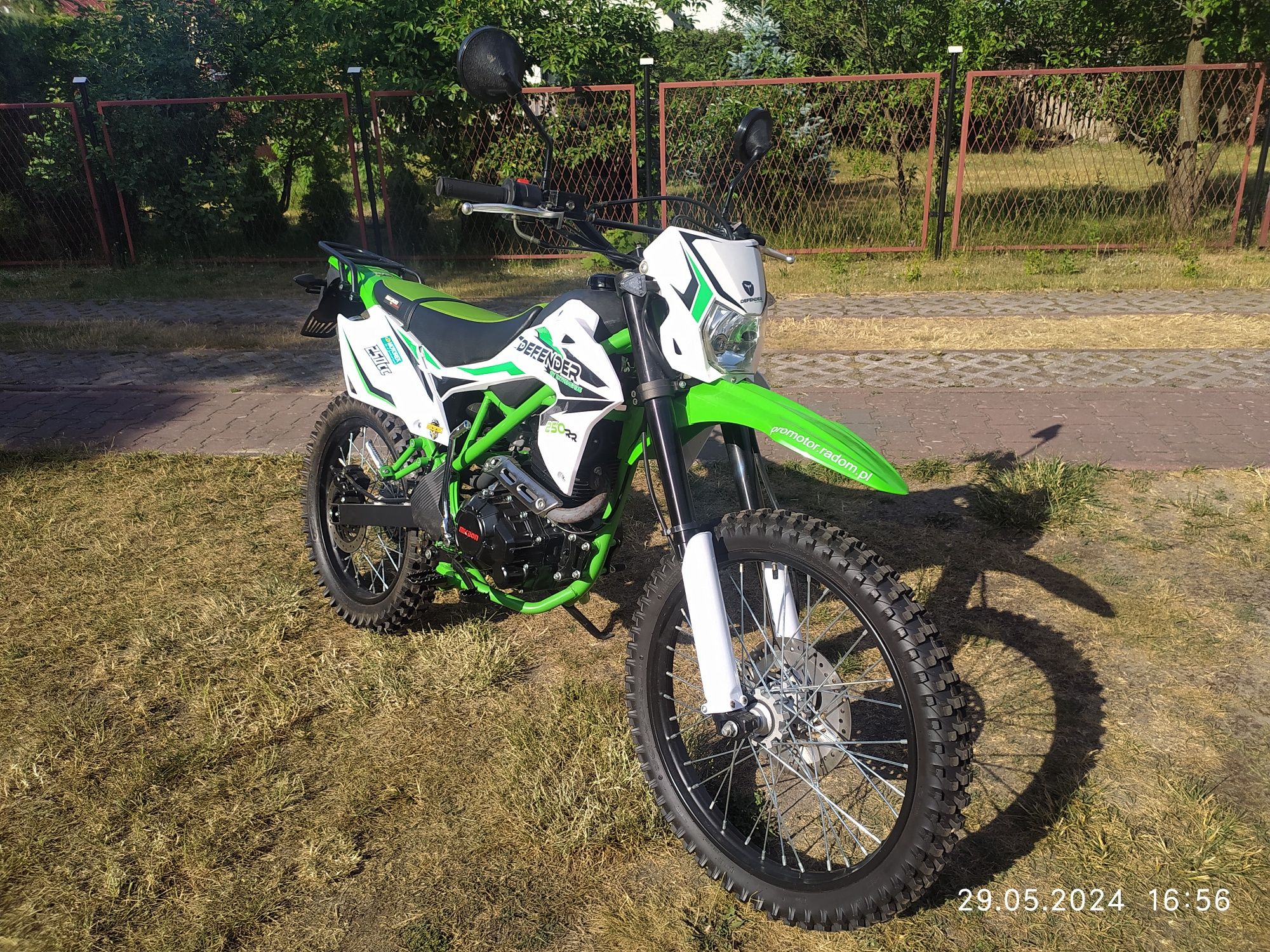 Cross defender 250