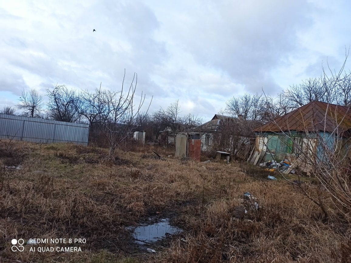 Ділянка в  Глевасі, центр села.