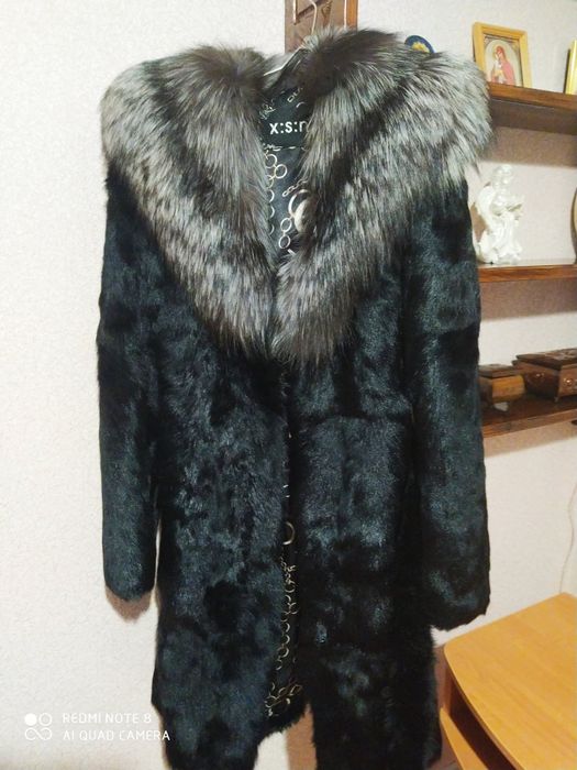Натуральна шуба з хутра козлика