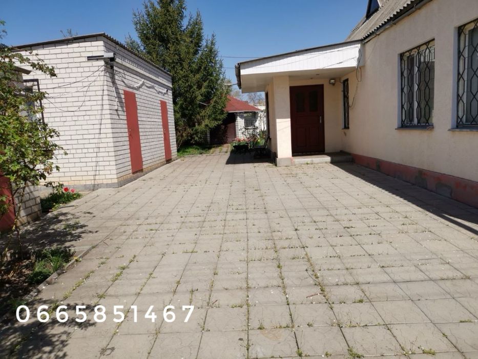 Продаж цегляного будинку з присадибною ділянкою м. Олександрія