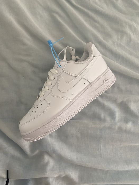 Air forces 1 pretos e brancos