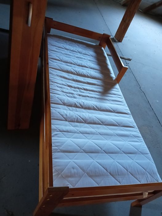 Łóżko dziecięce sprzedam