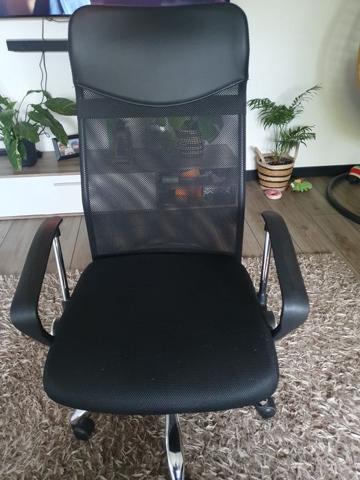 Krzesło biurowe czarne