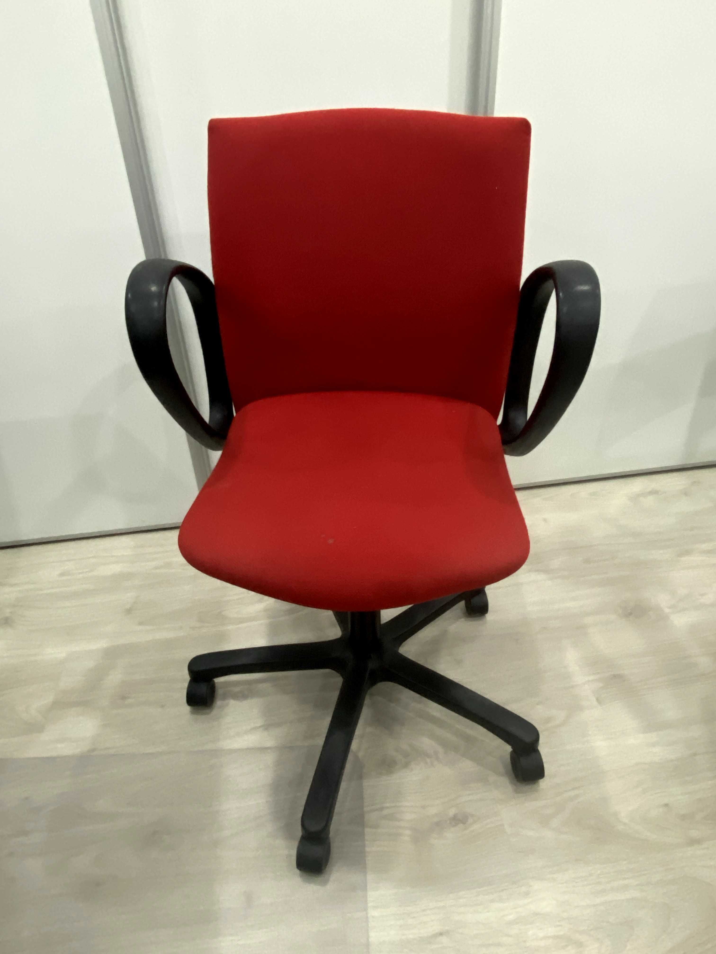 Mesa e cadeira escritorio