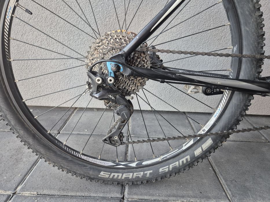 Продам алюмінієвий ровер bulls