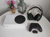 Konsola do gier Xbox Series S 512gb z kontrolerem i słuchawkami