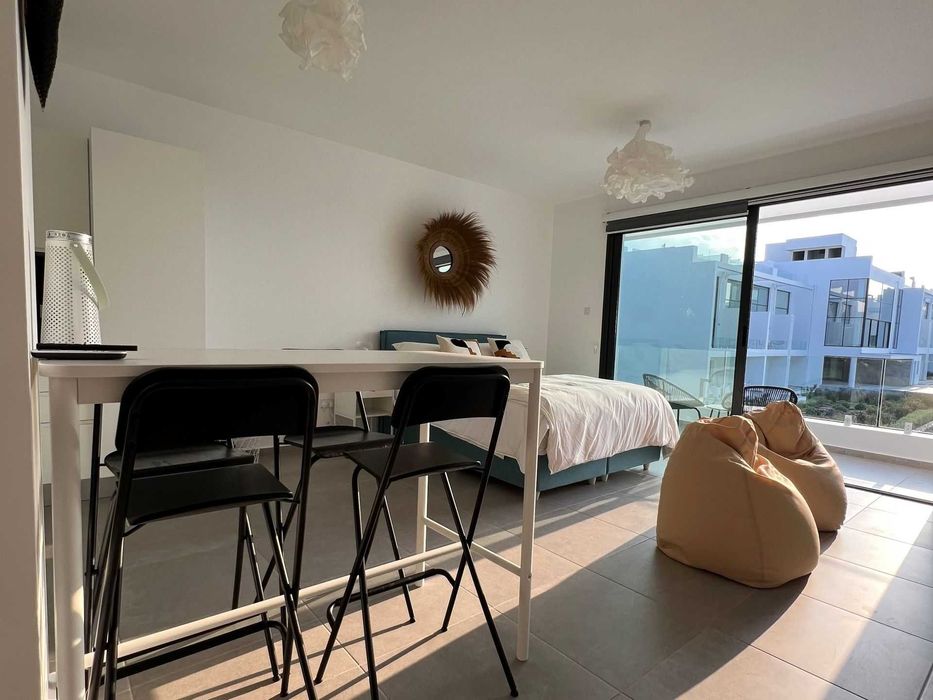 Студия 45м² с террасой 8м² в 250м от пляжа с мебелью и техникой Кипр