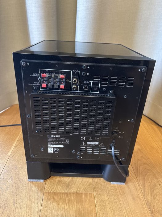 Subwoofer aktywny Yamaha YST-SW215 Pianoblack