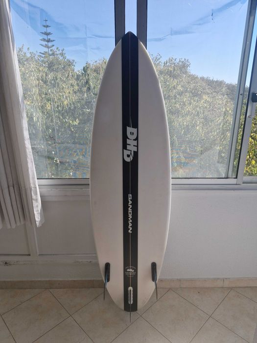 Prancha Sandman DHD 6'0  Prancha veio da Australia. Pouco tempo de uso