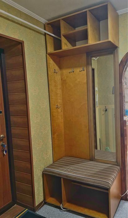 Продам  шафа для коридору хороший стан 2,3*1,0*0,45