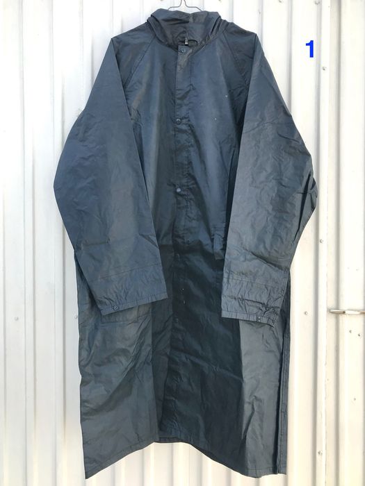 Fatos impermeáveis / fatos de oleado em bom estado