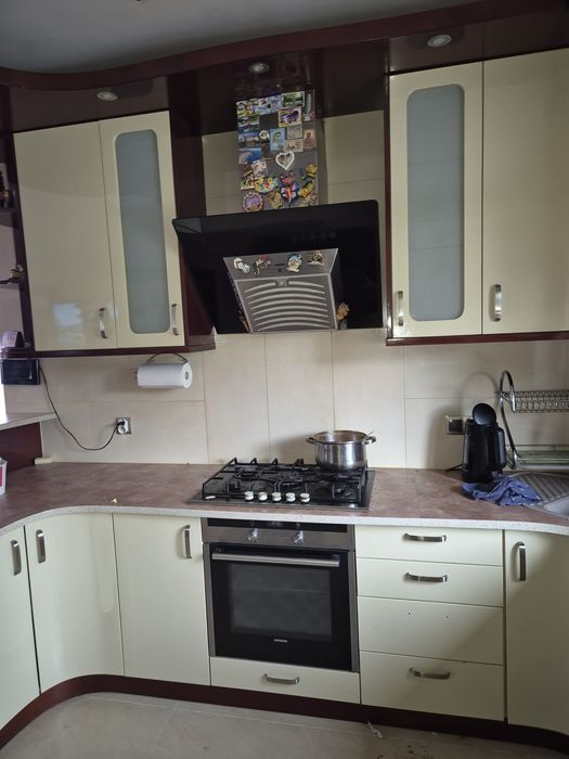 Szafki kuchenne lakierowane i półokrągłe