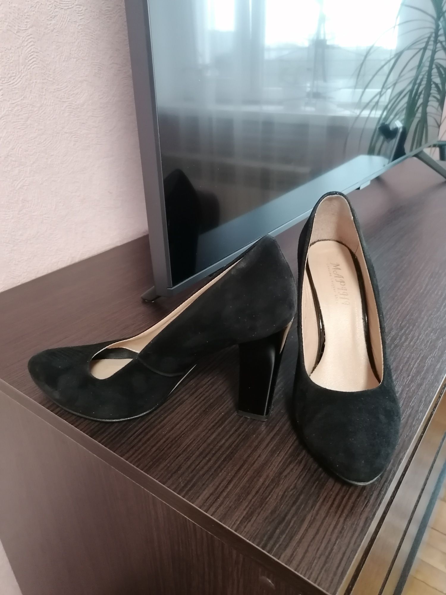 Туфлі чорні замшеві