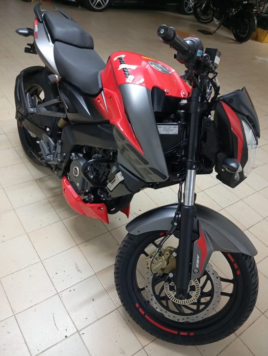 Bajaj pulsar ns 200