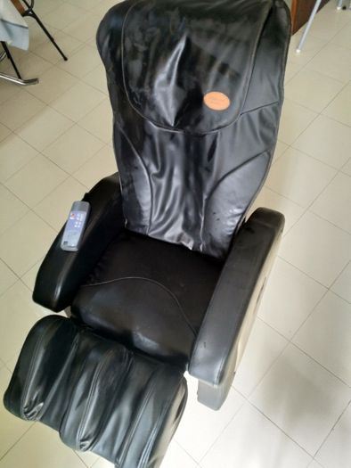 Poltrona Massagem + Sistema de Ar (Não liga). Nova + de 1000€