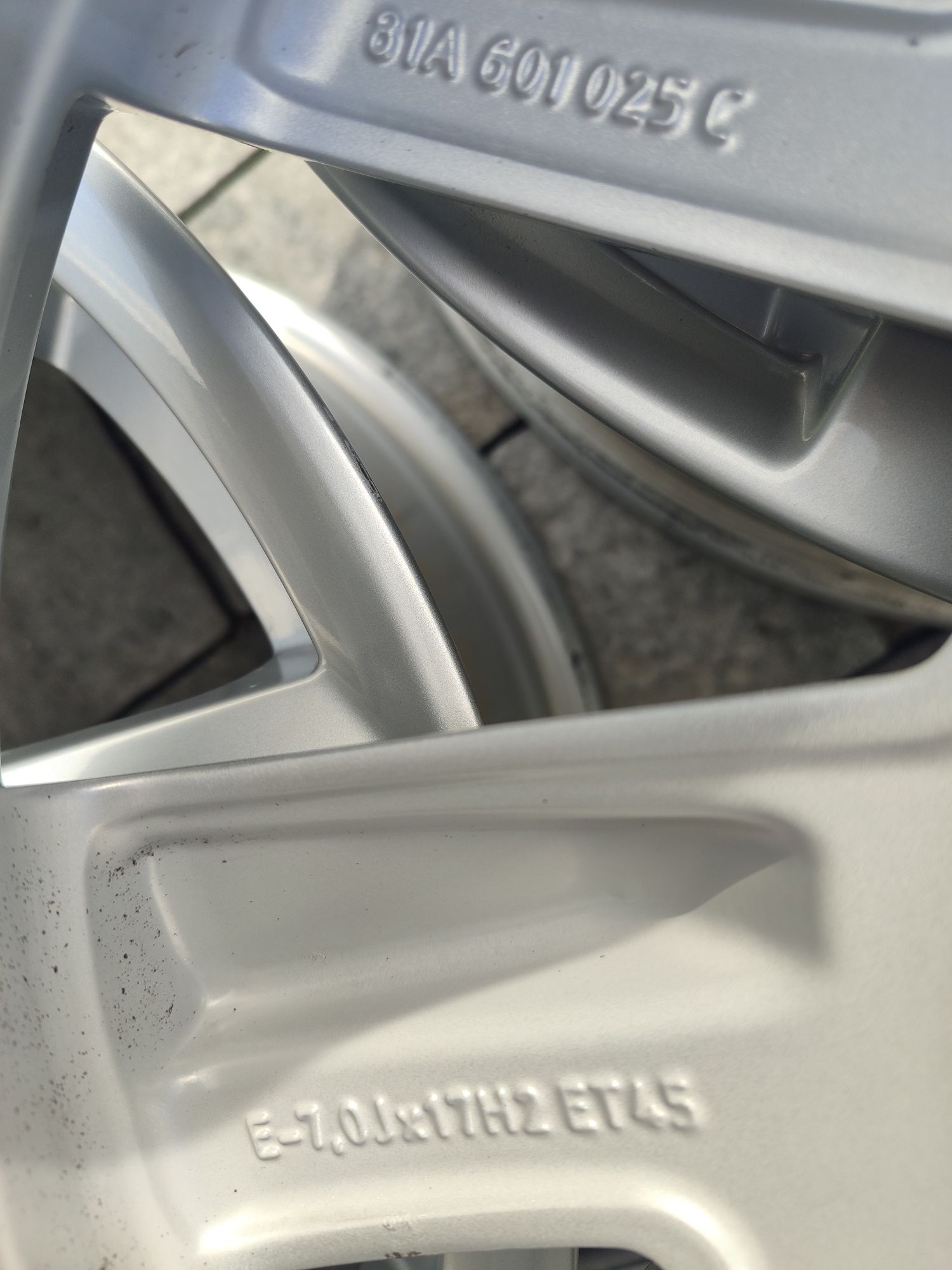 Felgi aluminiowe R17 5x112 Audi WV  Skoda