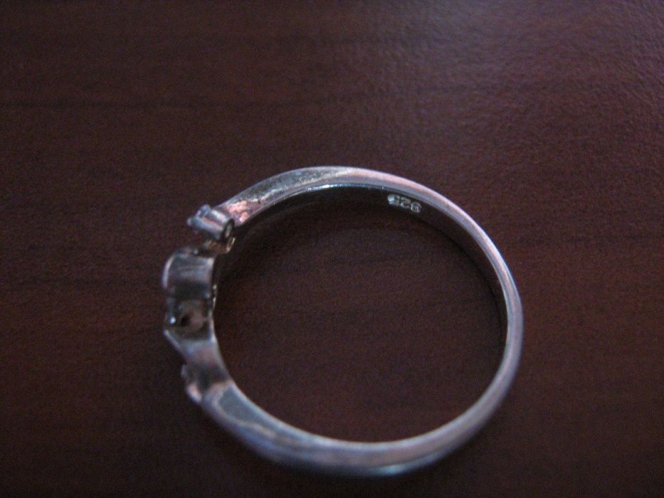 srebrny pierścionek sprzedam lub zamienię na coś dla kota