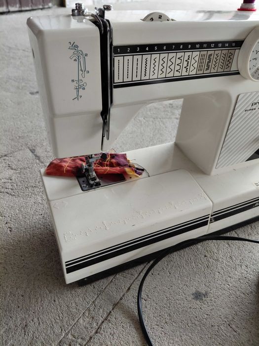 maszyna do szycia   /  896